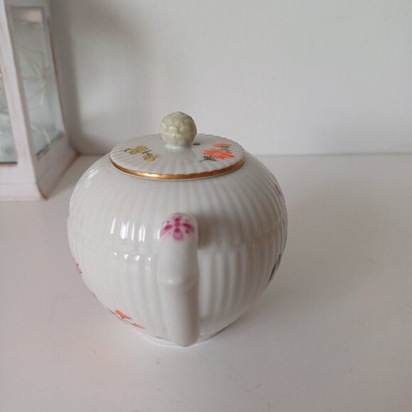 Stunning 1985 Franklin Mint FÜRSTENBERG Fine Porcelain Mini Teapot 6'' x 3.5'' - Picture 4 of 15